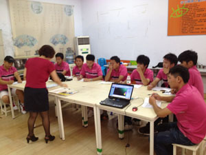 對(duì)某機(jī)構(gòu)進(jìn)行感統(tǒng)師資培訓(xùn)